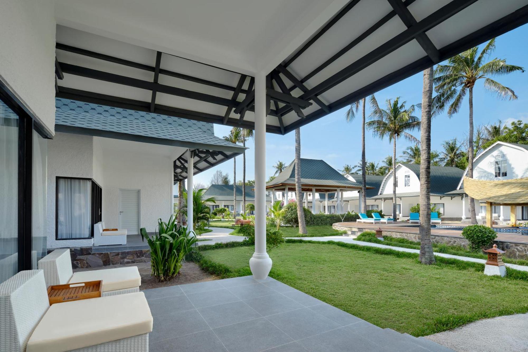 Premier Lumbung Triple Room