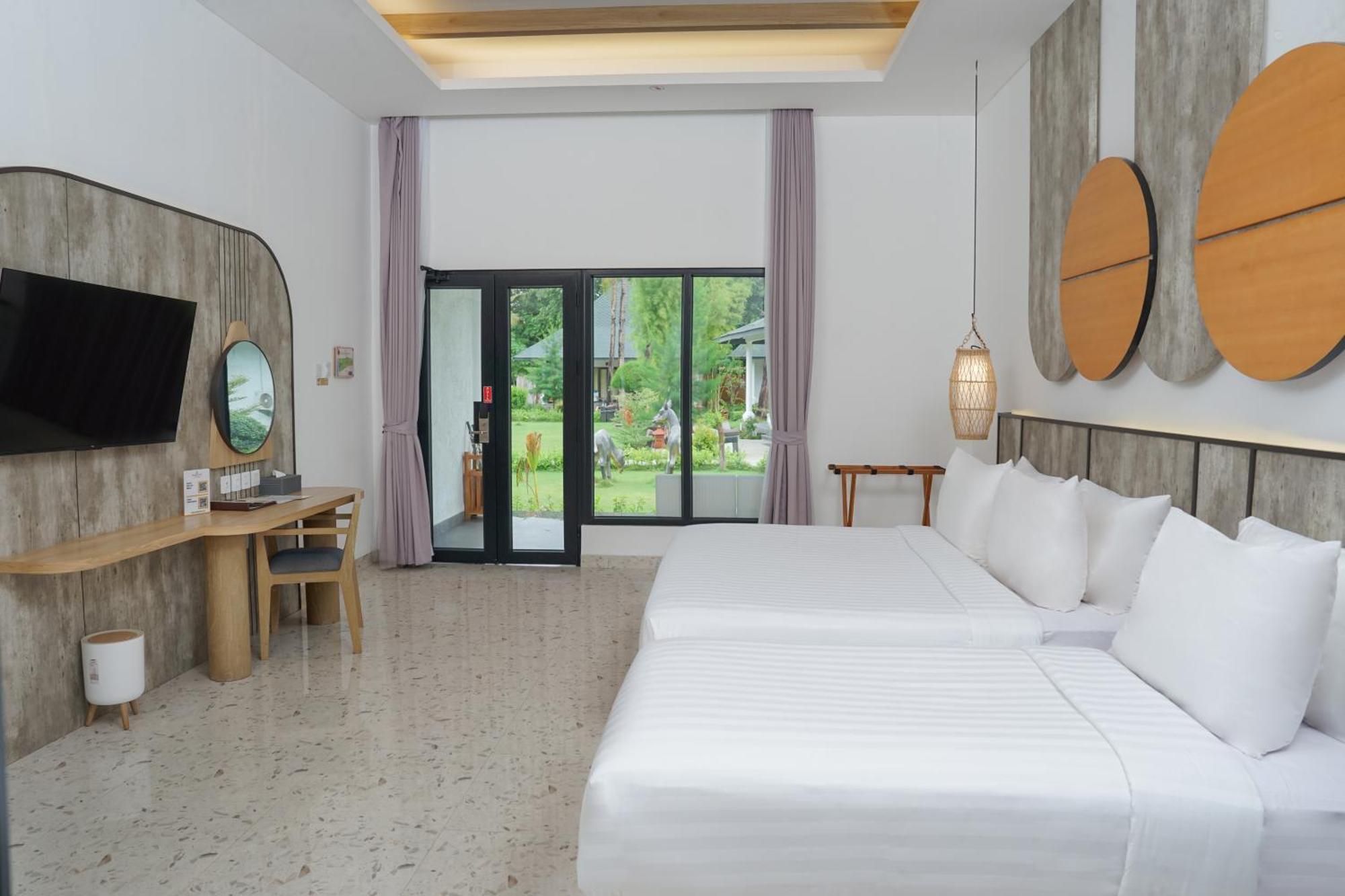 Deluxe Garden Triple Room